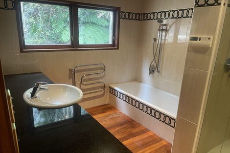 Photo of property in 71 Opanuku Road, Henderson Valley, Auckland, 0612
