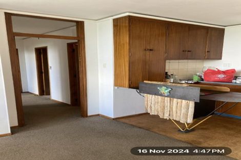 Photo of property in 1/2 Oriental Terrace, Mount Victoria, Wellington, 6011