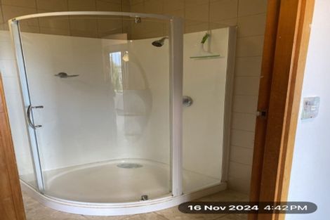 Photo of property in 1/2 Oriental Terrace, Mount Victoria, Wellington, 6011