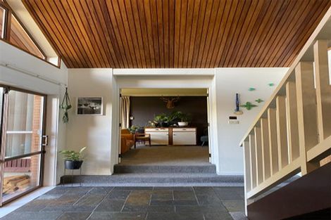 Photo of property in 2 Vista Place, Kawaha Point, Rotorua, 3010