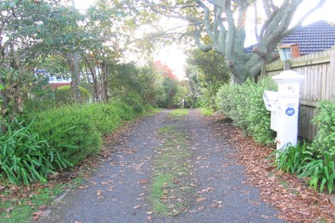 Photo of property in 2/253 East Coast Road, Mairangi Bay, Auckland, 0630