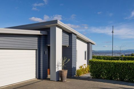 Photo of property in 2 Crown Terrace, Britannia Heights, Nelson, 7010