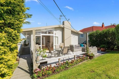 Photo of property in 11 Tiroroa Avenue, Te Atatu South, Auckland, 0610
