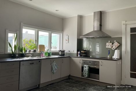 Photo of property in 27 Ngaiwi Street, Orakei, Auckland, 1071