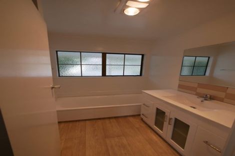 Photo of property in 16 Hoylake Place, Wattle Downs, Auckland, 2103