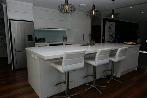 Photo of property in 64 Lorna Irene Drive, Raumati South, Paraparaumu, 5032