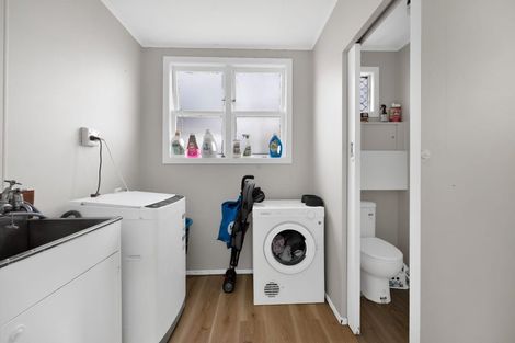 Photo of property in 11 Princes Street, Hawera, 4610