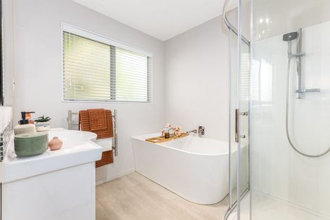 Photo of property in 5 Romesdale Road, Papakowhai, Porirua, 5024