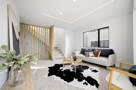 Photo of property in 10 Tusac Place, Totara Vale, Auckland, 0627