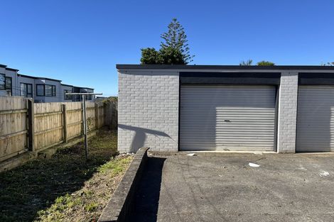 Photo of property in 68 Royal Road, Massey, Auckland, 0614