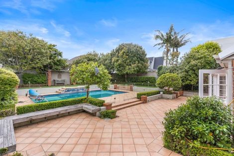 Photo of property in 206 Hurstmere Road, Takapuna, Auckland, 0622