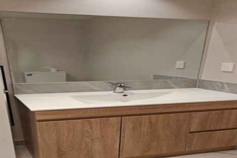 Photo of property in 5/58 Te Atatu Road, Te Atatu South, Auckland, 0610