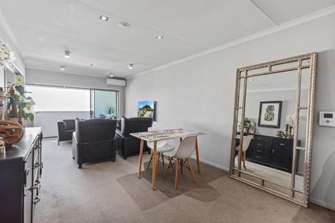 Photo of property in Mooring Apartments, 304/277 Maunganui Road, Mount Maunganui, 3116