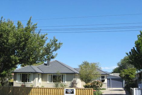Photo of property in 40 Farquhars Road, Redwood, Christchurch, 8051