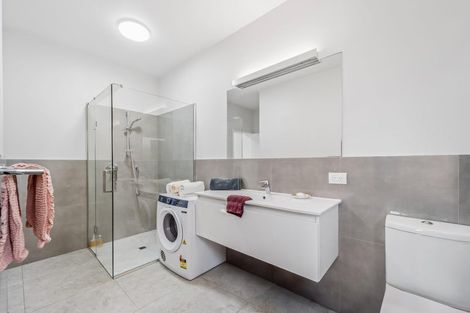 Photo of property in 87 Roberts Road, Matakatia, Whangaparaoa, 0930