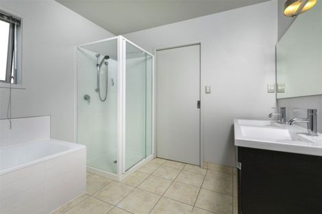 Photo of property in 8 Roy Maloney Drive, Henderson, Auckland, 0612