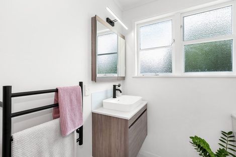 Photo of property in 82 Alfred Street, Fairfield, Hamilton, 3214