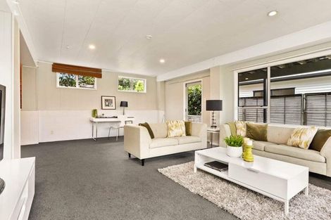 Photo of property in 20 Trias Road, Totara Vale, Auckland, 0629