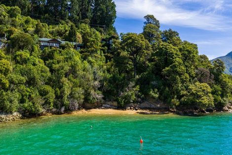 Photo of property in 2045 Queen Charlotte Drive, Ngakuta Bay, Picton, 7281