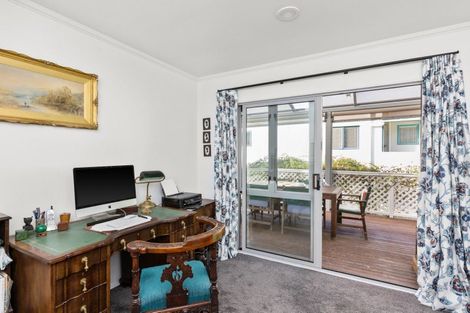 Photo of property in 4 Amner Place, Bluff Hill, Napier, 4110