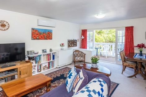 Photo of property in 30a Friend Street, Karori, Wellington, 6012