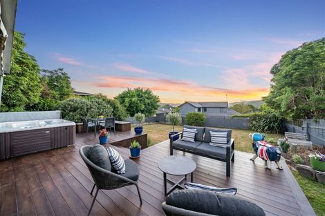 Photo of property in 25 Roband Crescent, Brown Owl, Upper Hutt, 5018