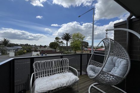 Photo of property in 8/1 Fruitvale Road, New Lynn, Auckland, 0600