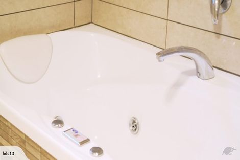 Photo of property in 10 Deavoll Place, Heathcote Valley, Christchurch, 8022