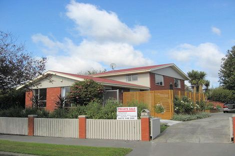 Photo of property in 9 Powell Crescent, Ilam, Christchurch, 8041