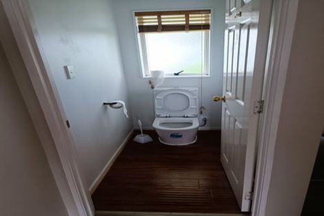 Photo of property in 1 Jay Court, Botany Downs, Auckland, 2010