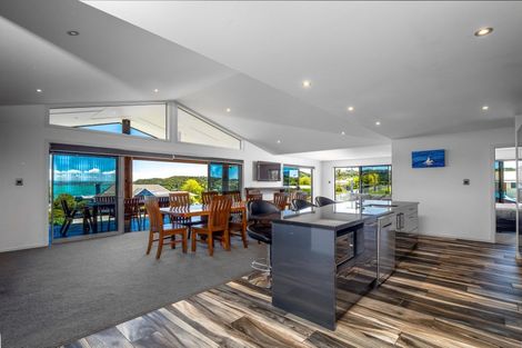 Photo of property in 14 Gould Street, Russell, 0202