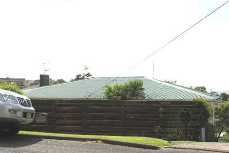 Photo of property in 52a Parr Terrace, Castor Bay, Auckland, 0620