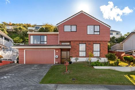 Photo of property in 10 Ordley Grove, Tawa, Wellington, 5028