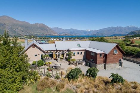 Photo of property in 1 Peak View Ridge, Wanaka, 9305
