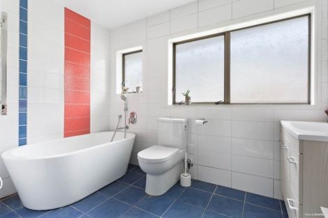 Photo of property in 7 Kallista Place, Browns Bay, Auckland, 0630