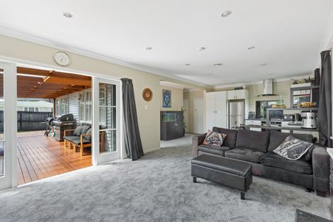 Photo of property in 102 Taikata Road, Te Atatu Peninsula, Auckland, 0610
