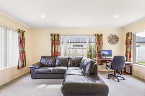 Photo of property in 11 Grabella Place, Papamoa Beach, Papamoa, 3118