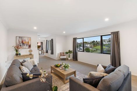 Photo of property in 9 Ambassador Glade, Orewa, 0931