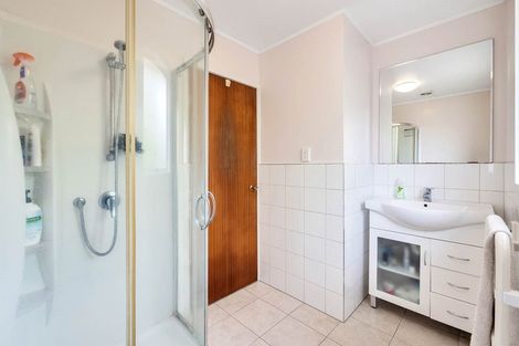 Photo of property in 56 Awaruku Road, Torbay, Auckland, 0630