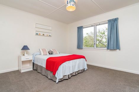 Photo of property in 17 Pyle Road West, One Tree Point, 0118