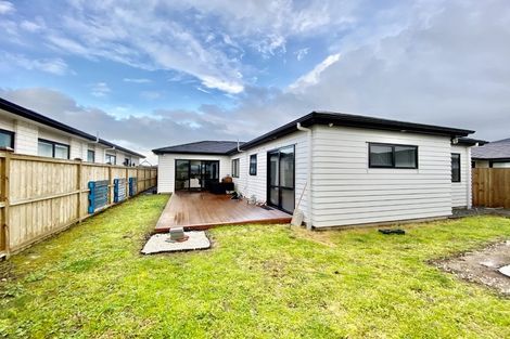 Photo of property in 6 Black Beech Crescent, Takanini, 2110