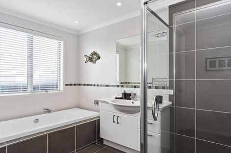 Photo of property in 11 Oriental Parade, Papamoa Beach, Papamoa, 3118