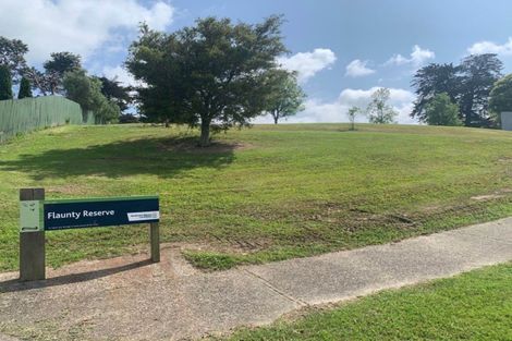 Photo of property in 18 Hueglow Rise, West Harbour, Auckland, 0618