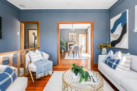 Photo of property in 112 Eden Street, Island Bay, Wellington, 6023