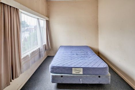 Photo of property in 68 Oriental Parade, Oriental Bay, Wellington, 6011