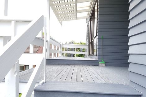 Photo of property in 2 Graham Collins Drive, Windsor Park, Auckland, 0632