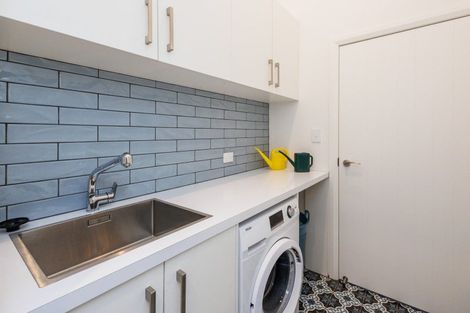 Photo of property in 2b Alton Place, Hokowhitu, Palmerston North, 4410