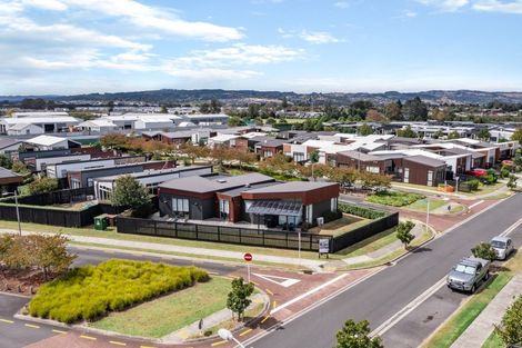 Photo of property in 1 Gallantry Crescent, Papakura, 2110