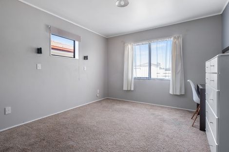 Photo of property in 2 Ngarimu Place, Mount Maunganui, 3116