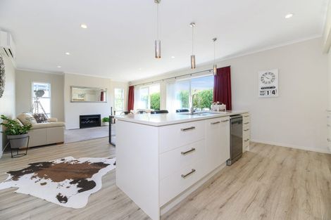 Photo of property in 11 Pitoitoi Drive, Riverhead, 0820